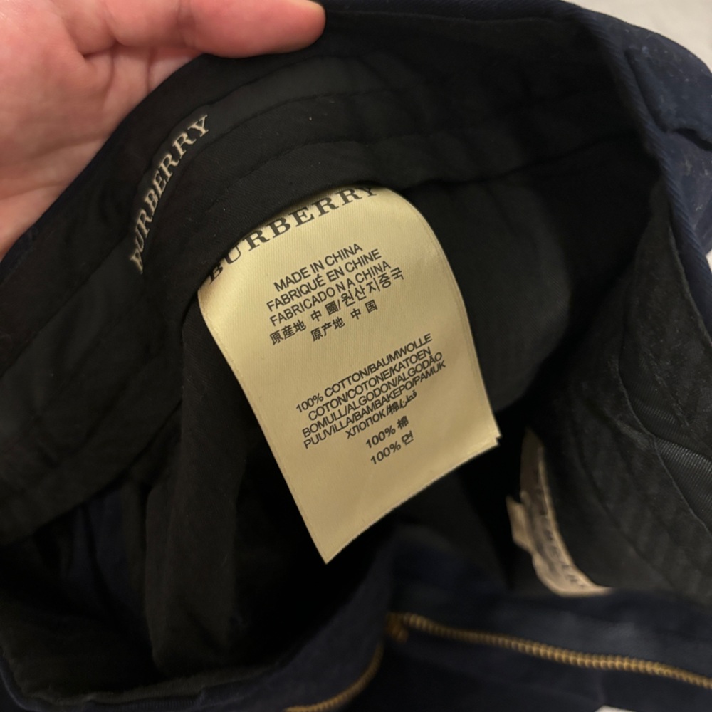 Burberry Short - Picture 4 of 5